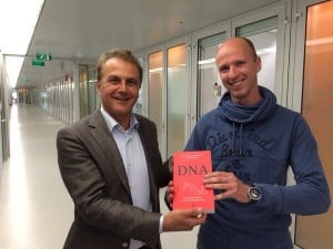 Op het NFI bij presentatie Kroongetuige DNA